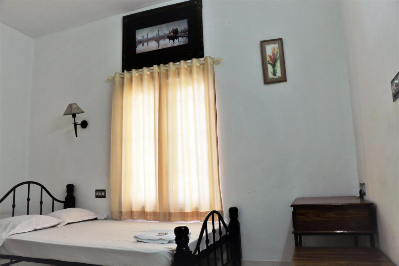 East Coast Hotell Thiruvananthapuram Exteriör bild