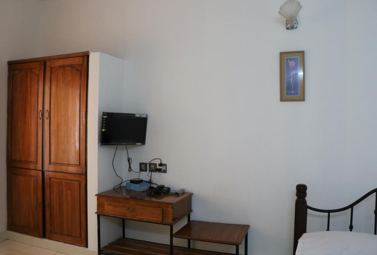 East Coast Hotell Thiruvananthapuram Exteriör bild