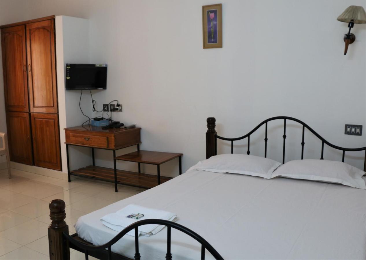East Coast Hotell Thiruvananthapuram Exteriör bild