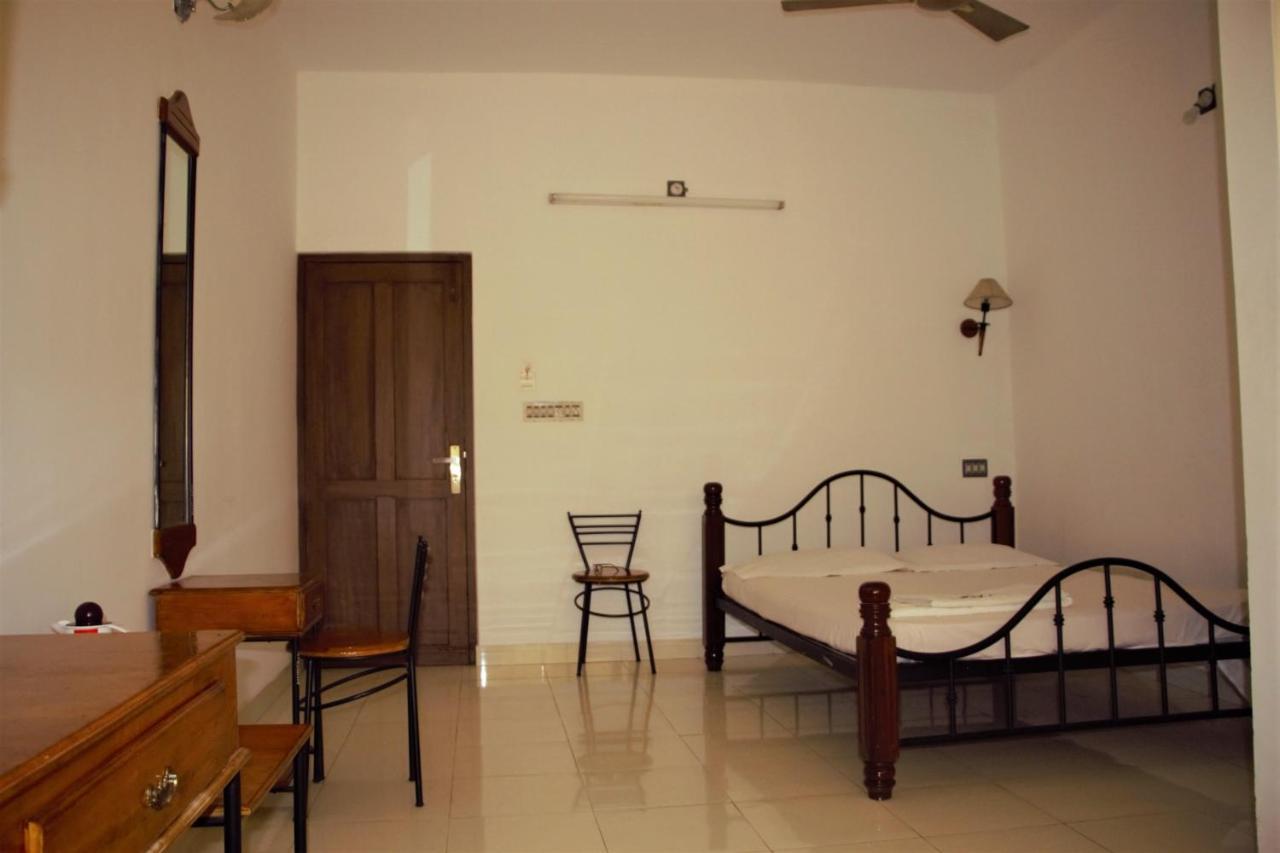 East Coast Hotell Thiruvananthapuram Exteriör bild