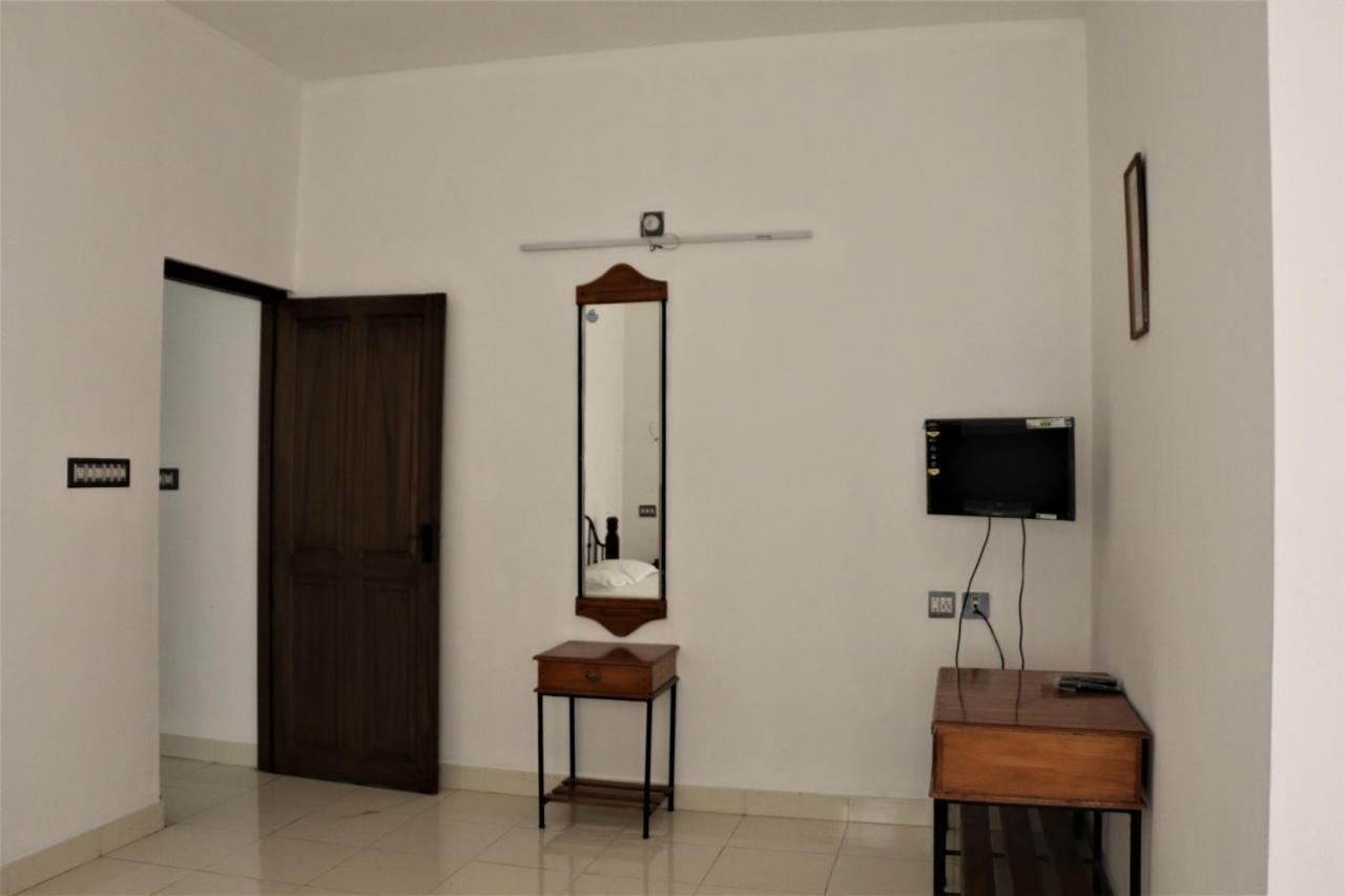 East Coast Hotell Thiruvananthapuram Exteriör bild