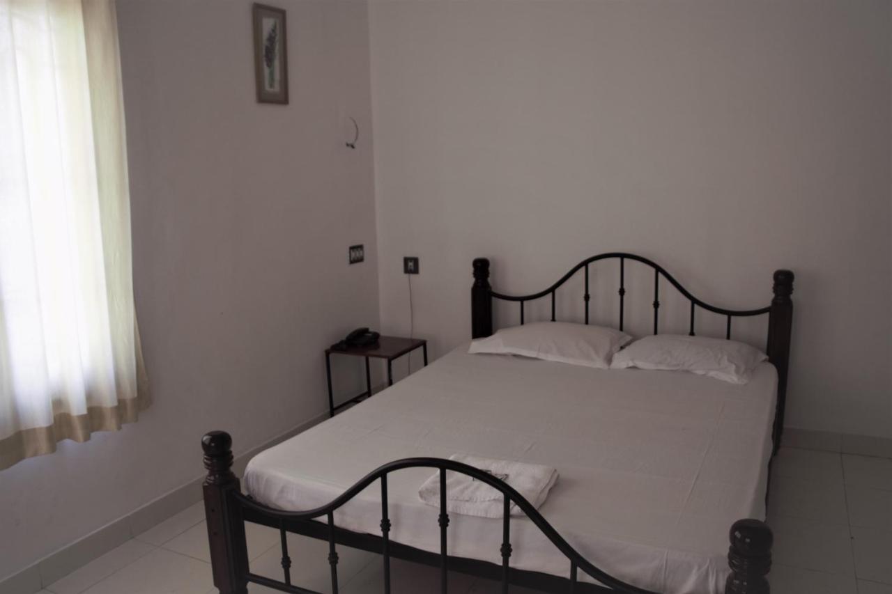East Coast Hotell Thiruvananthapuram Exteriör bild