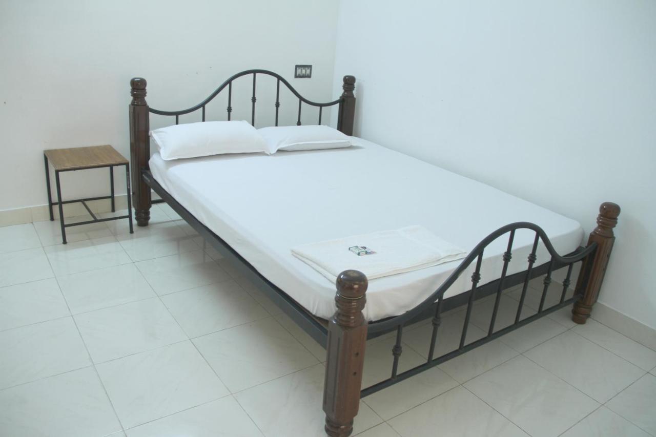 East Coast Hotell Thiruvananthapuram Exteriör bild