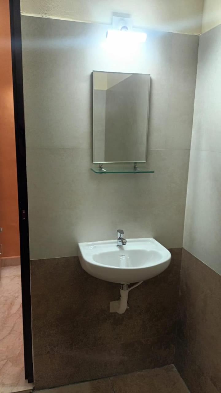 East Coast Hotell Thiruvananthapuram Exteriör bild