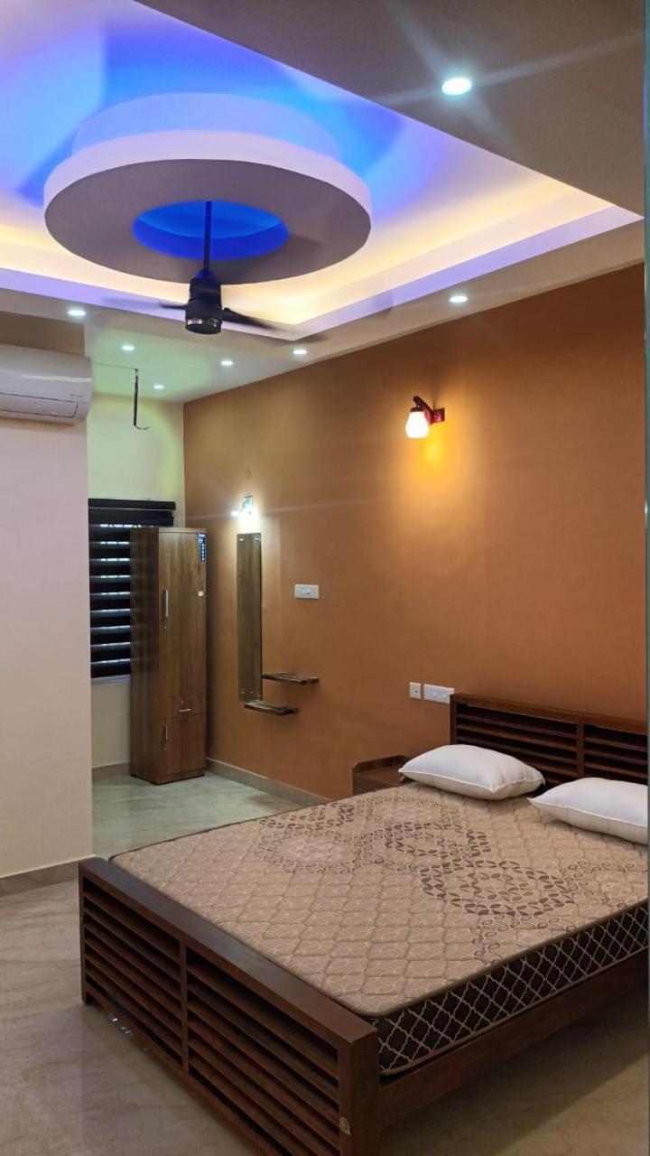 East Coast Hotell Thiruvananthapuram Exteriör bild